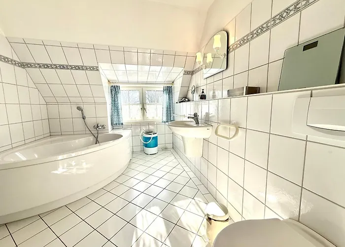 Haus 94-whg Og شقة Oldsum